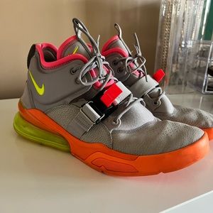 Nike Air Force 270